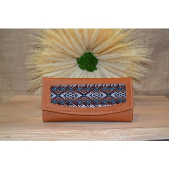 Portfel duży skórzany brązowy z etnicznym kolorowym haftem .